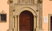 תמונה של דלת הכניסה ממוזיאון ראלי קיסריה 